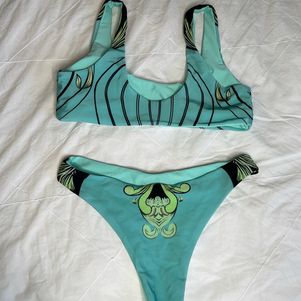 NEW Bikini - Picture 2 of 3